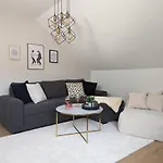 Angerpartments-sonnige Grosse Mit Balkon Und Kostenlosen Parkplatz Appartement