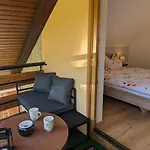 Angerpartments-sonnige Grosse Mit Balkon Und Kostenlosen Parkplatz Appartement Döbriach
