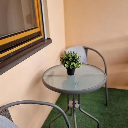 Angerpartments-sonnige Grosse Mit Balkon Und Kostenlosen Parkplatz *