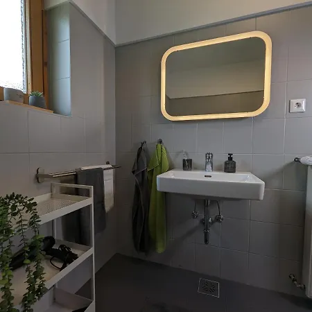 Angerpartments-sonnige Grosse Mit Balkon Und Kostenlosen Parkplatz Döbriach