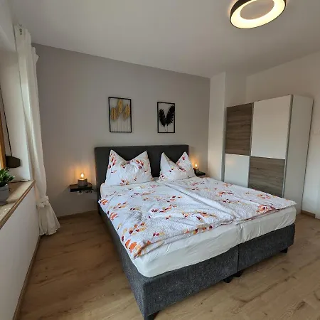 Angerpartments-sonnige Grosse Mit Balkon Und Kostenlosen Parkplatz *