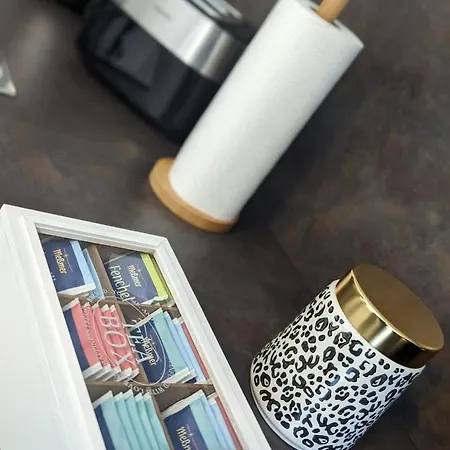 Angerpartments-sonnige Grosse Mit Balkon Und Kostenlosen Parkplatz