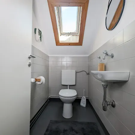 Angerpartments-sonnige Grosse Mit Balkon Und Kostenlosen Parkplatz Döbriach