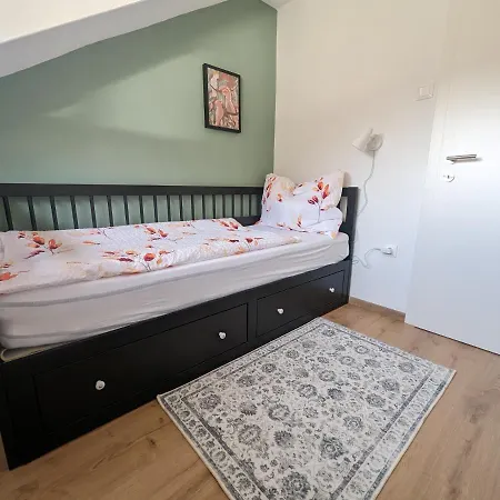 Angerpartments-sonnige Grosse Mit Balkon Und Kostenlosen Parkplatz *