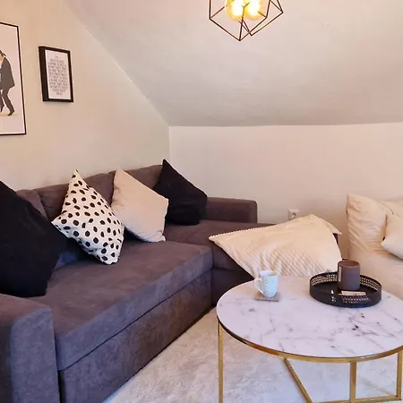 Apartmán Angerpartments-sonnige Grosse Mit Balkon Und Kostenlosen Parkplatz