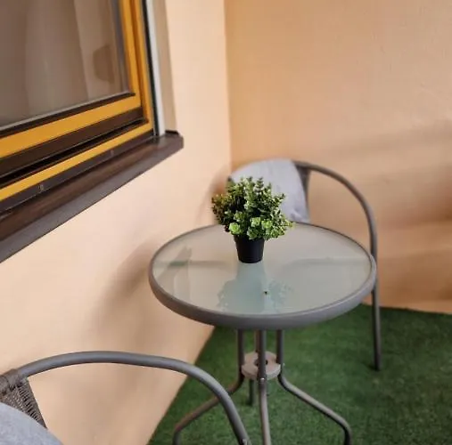 Angerpartments-sonnige Grosse Mit Balkon Und Kostenlosen Parkplatz *