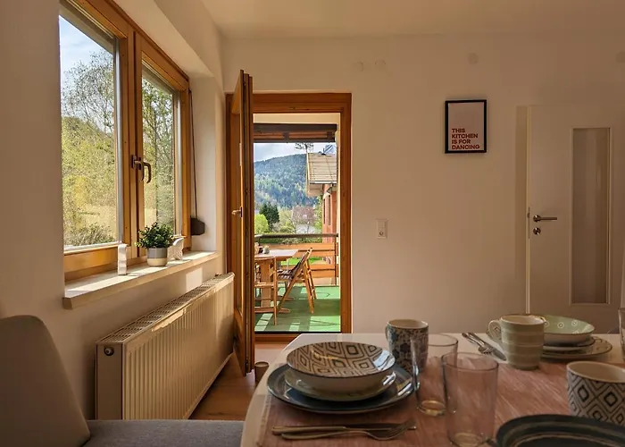 Angerpartments-sonnige Grosse Mit Balkon Und Kostenlosen Parkplatz Döbriach