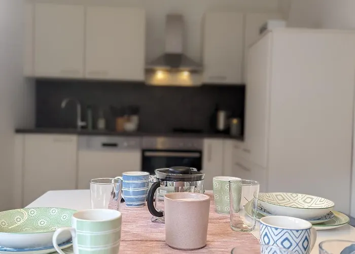 Angerpartments-sonnige Grosse Mit Balkon Und Kostenlosen Parkplatz Apartmán