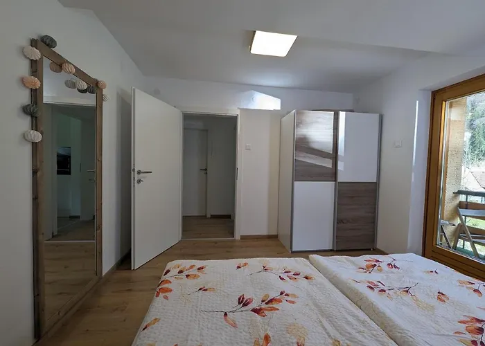 Angerpartments-sonnige Grosse Mit Balkon Und Kostenlosen Parkplatz