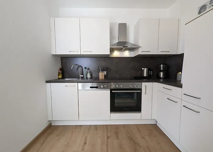 Angerpartments-sonnige Grosse Mit Balkon Und Kostenlosen Parkplatz Apartament *