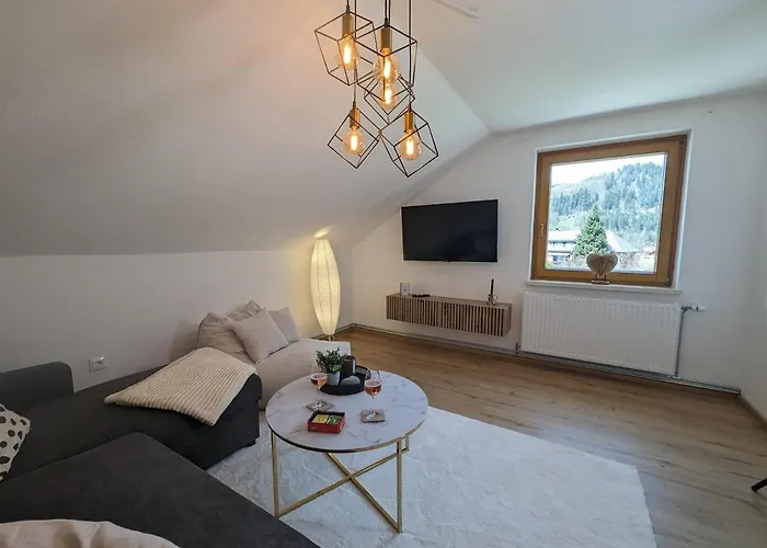 Apartmán Angerpartments-sonnige Grosse Mit Balkon Und Kostenlosen Parkplatz