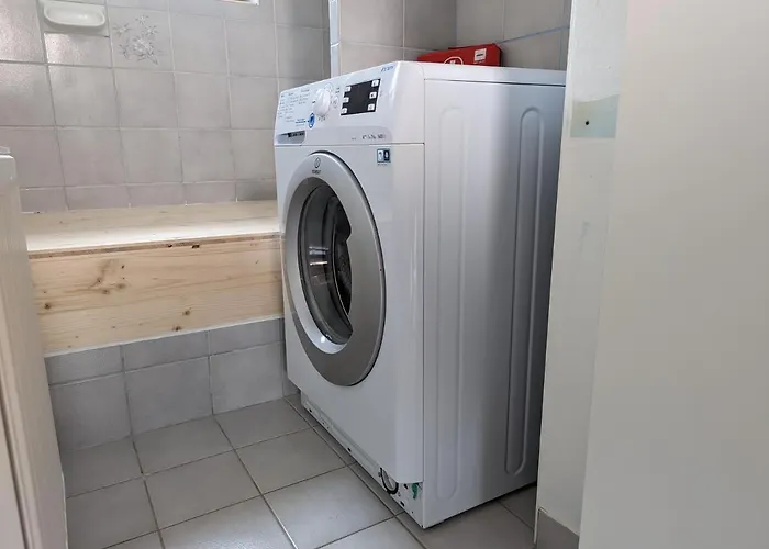 Angerpartments-sonnige Grosse Mit Balkon Und Kostenlosen Parkplatz Apartament