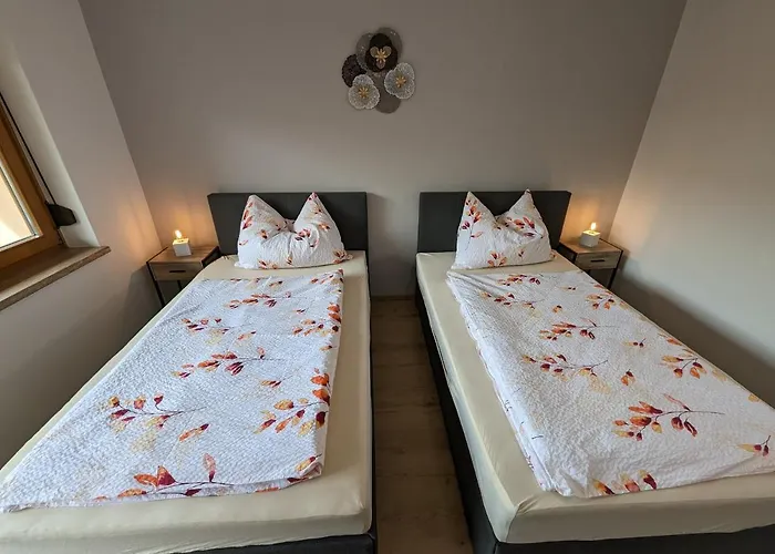 Angerpartments-sonnige Grosse Mit Balkon Und Kostenlosen Parkplatz